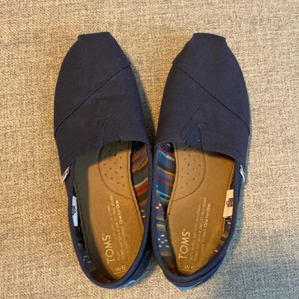 Blue TOMS